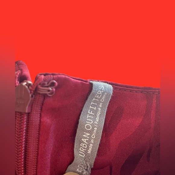 Urban Outfitters Burgundy Red Satin Floral Cowl Neck Mallory Mini Dress Size M - Picture 13 of 13